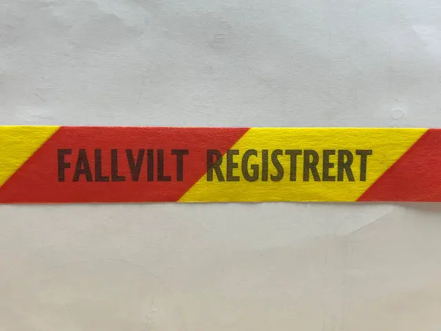 Merkebånd "fallvilt registrert" 30mm, rød/gul 