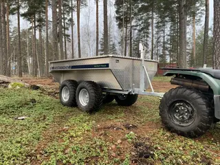Avestavagnen HD Utility Trailer Høg vogn med dumperflak og terrenghjul