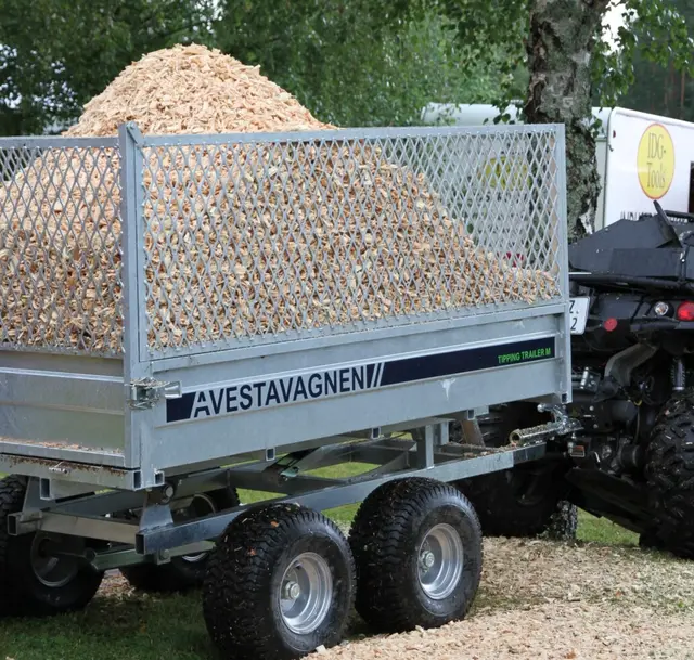 Avestavagnen tipping trailer M, gress | Tømmervogner | Norlog AS