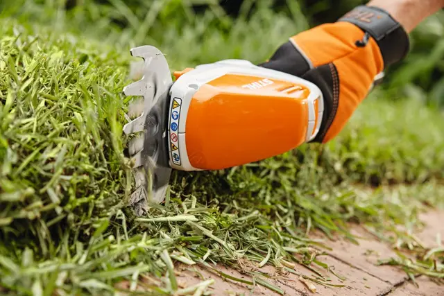 Stihl HSA 26 batteridrevet hekksaks med batteri og lader 